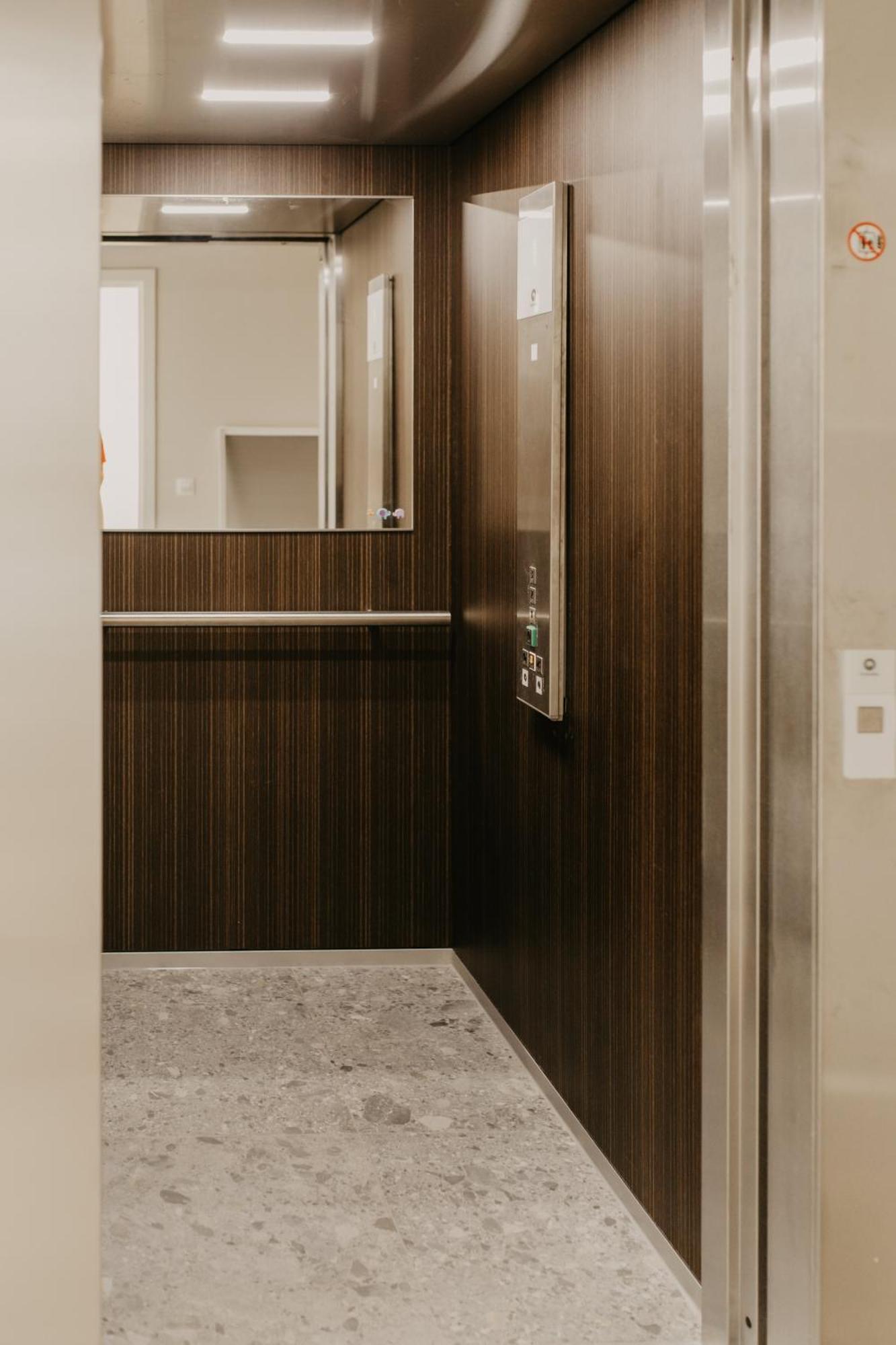 Blue Bird Residence Suite Moriaan Antwerpen Buitenkant foto